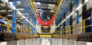 Alstom presentó el primer tren de cercanías Léman Express terminado