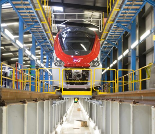 Alstom presentó el primer tren de cercanías Léman Express terminado