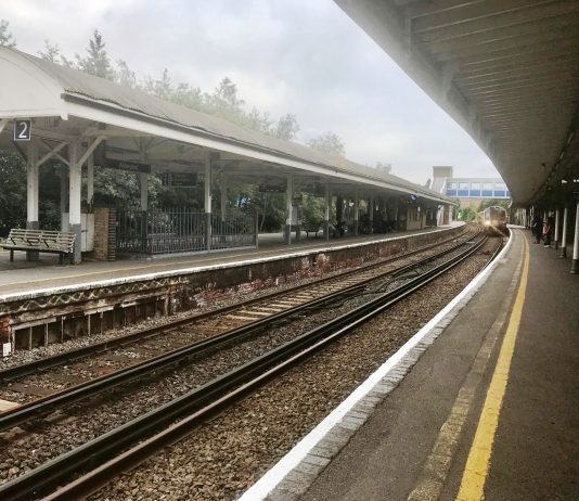 South Western Railway (SWR) lanza su nuevo proyecto piloto de energía con paneles solares