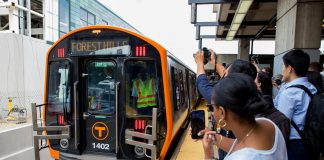Se inaugura el primer tren Chino en la Orange Line del metro de Boston