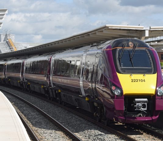 Bombardier gana contrato para el mantenimiento de trenes en Reino Unido por 145 millones de euros