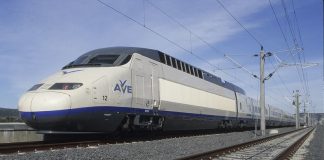 Renfe pone a la venta 200.000 plazas con descuentos de hasta el 65% para viajar en agosto en trenes Ave y Larga Distancia