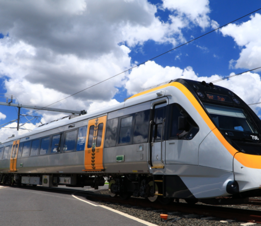 Bombardier estrena nueva generación de trenes de pasajeros en Australia