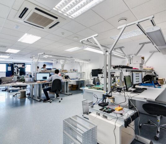 CAF cierra la adquisición del 100% de la empresa Orbital Critical Systems