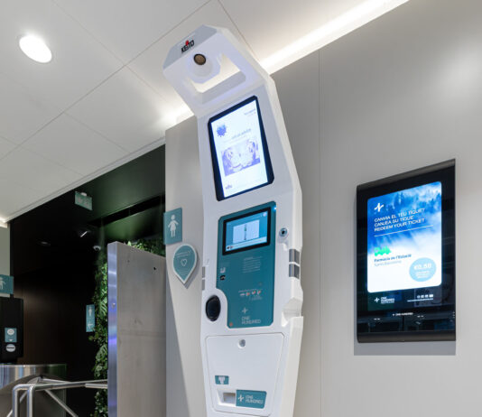 Barcelona Sants inaugura servicio de duchas y chequeos de salud para los pasajeros