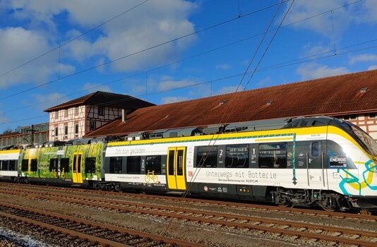Alstom y Deutsche Bahn ponen por primera vez en circulación un tren de baterías con pasajeros