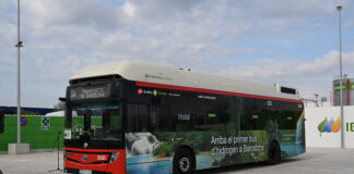 TMB pone en marcha en España el primer bus de hidrógeno