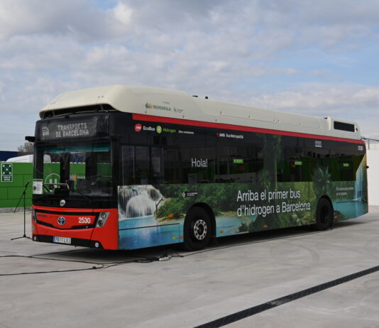 TMB pone en marcha en España el primer bus de hidrógeno
