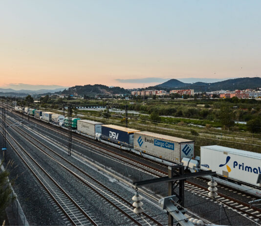 Adif y el Port de Barcelona gestionarán conjuntamente el nodo logístico ferroviario de Barcelona