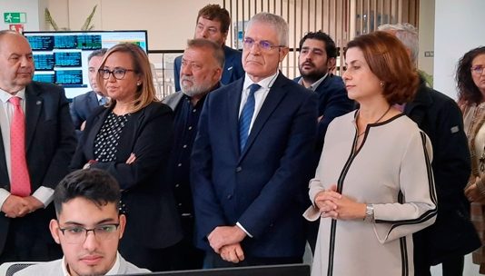 El presidente de Renfe, Isaías Táboas, visita en Teruel el centro encargado de mantener la plataforma tecnológica de la compañía