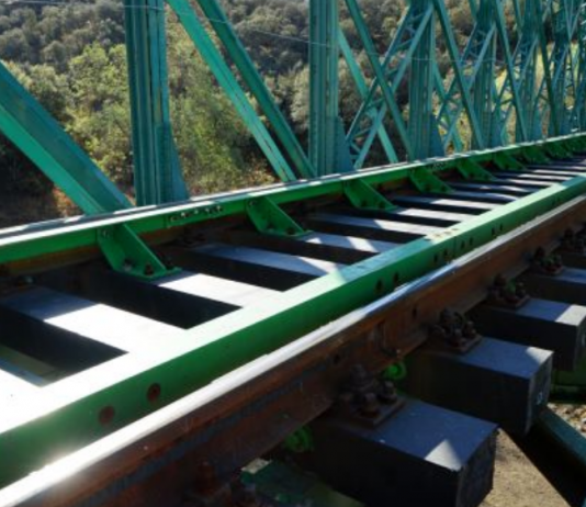 Adif innova: analiza la viabilidad de las traviesas de plástico, más sostenibles y con mayor vida útil