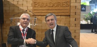 Renfe y Paradores amplían su colaboración para fomentar el turismo sostenible en España