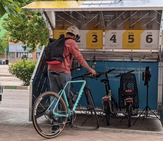Adif impulsa la multimodalidad con la instalación de aparcamientos seguros para bicicletas en 42 estaciones