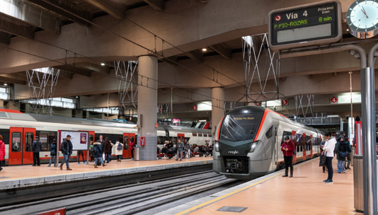 Renfe firma con el ICO un acuerdo de financiación para la compra de trenes de gran capacidad para Cercanías que favorecen la movilidad sostenible