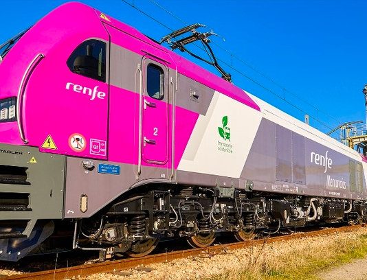 PRIMER VIAJE COMERCIAL DE LAS NUEVAS LOCOMOTORAS ‘CERO CO2’ DE RENFE MERCANCÍAS EN ASTURIAS