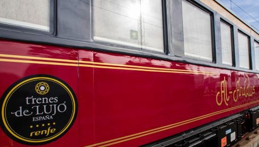 Renfe vuelve a poner en marcha sus trenes turísticos de lujo