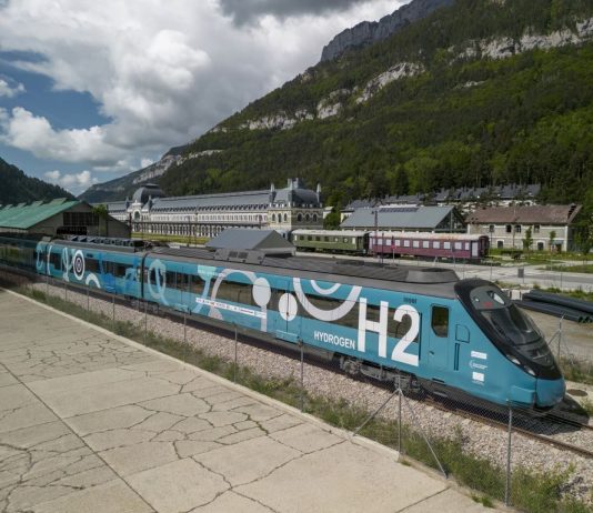 EL TREN DEMOSTRADOR DEL PROYECTO FCH2RAIL, PRIMER TREN DE HIDROGENO QUE CIRCULA EN PRUEBAS EN LA RED FERROVIARIA ESPAÑOLA