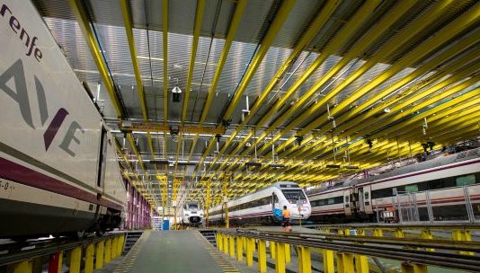 El presidente de Renfe, Raül Blanco, ha visitado las obras del nuevo taller de alta velocidad ubicado en Fuencarral