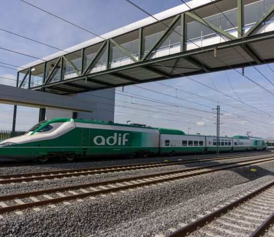 Adif AV encarga un nuevo tren auscultador para alta velocidad y líneas de ancho estándar