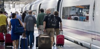 Renfe ofrece un millón y medio de plazas y más de 5.000 trenes para facilitar la movilidad en el puente de agosto