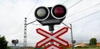 Adif invierte 12 millones de euros en la adaptación de 93 pasos a nivel