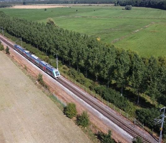 SNCF Voyageurs y Alstom presentan su primer tren de baterías