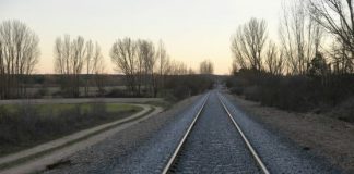 Adif destina 37,3 millones al perfilado de carril de la red convencional y tramos singulares de Cercanías