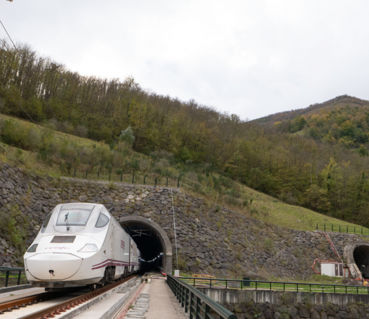 Inauguración de la conexión ferroviaria española «Variante de Pajares» gracias a los fondos de la política de cohesión y otras ayudas de la UE