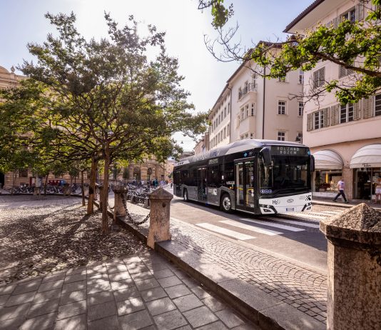 SOLARIS CONFIRMA SU LIDERAZGO EN EL MERCADO EUROPEO DE AUTOBUSES DE HIDRÓGENO CON CONTRATOS PARA BARCELONA Y ESSEN