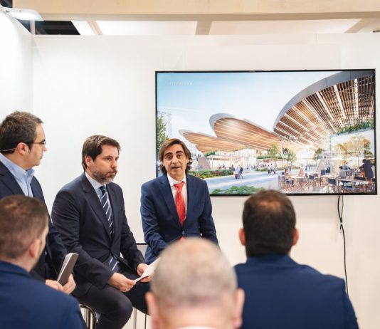 Adif prueba la primera solución sobre 5G+ e IA en Europa que facilita la movilidad inteligente de los viajeros en sus estaciones