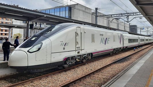 Renfe programa viajes de simulación comercial de los nuevos trenes S106