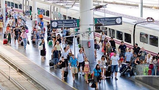 Renfe ofrece más de 7,5 millones de plazas para viajar este verano en sus trenes de Alta Velocidad y Larga Distancia