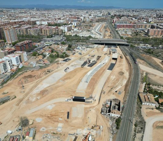 Hitachi Rail aporta su tecnología y capacidades a la integración ferroviaria en Valencia