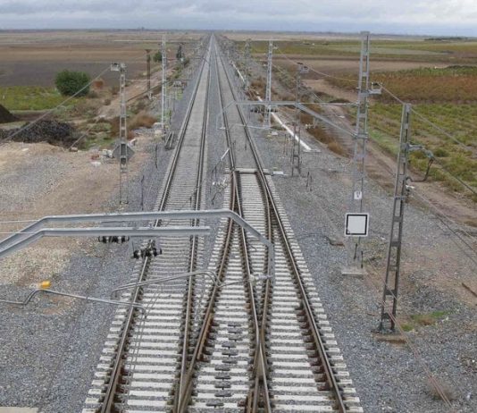 Adif destina 660 M€ al mantenimiento de vías e infraestructuras de la red convencional y ancho métrico
