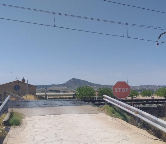 Adif adjudica por 7,4 millones de euros las obras de supresión de dos pasos a nivel en Caudete (Albacete) y Villena (Alicante)
