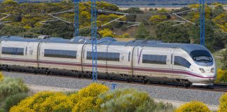 Renfe pone en circulación un nuevo tren AVE directo entre Madrid y Barcelona
