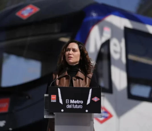 Díaz Ayuso presenta el Tren del Futuro que estrenará la circulación automatizada en el Metro de Madrid