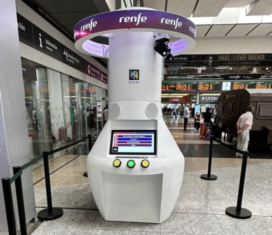 Adif, Renfe e Ineco instalan punto de ayuda accesible