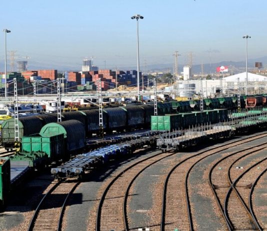 Adif construirá vial entre terminal La Font y ZAL València