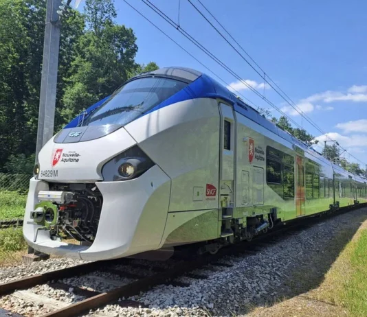 CAF obtiene un nuevo contrato de trenes Régiolis en Francia