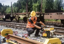 Herramientas de mantenimiento ferroviario mejoran la alineación y el control de tensiones